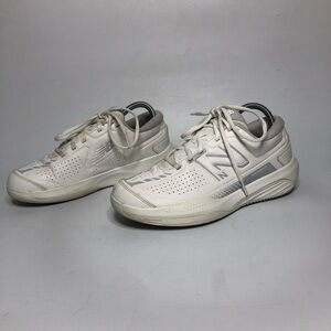 New Balance Womens 696 V5 Hard Court Athletic Tennis Shoes White  (WCH696W5) 8.5